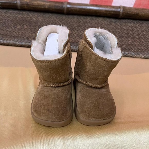 UGG Other - NWOB UGG kids infant girls Shoes boots size 0 1